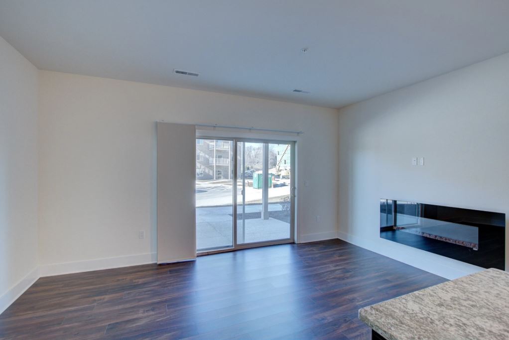 Photos of Greenfield Highlands Apartments in Greenfield, WI